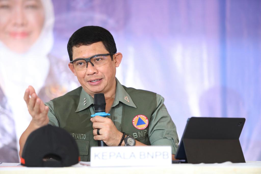 Tinjau Karhutla Gunung Arjuno, Kepala BNPB Sampaikan Strategi Pengendalian
